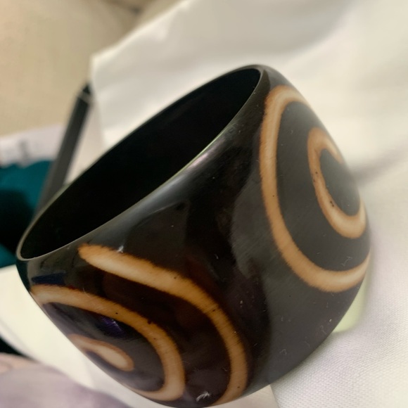 Bold Abstract Design Resin Modern Bangle Bracelet Wide Modernist Fashion - Picture 2 of 6